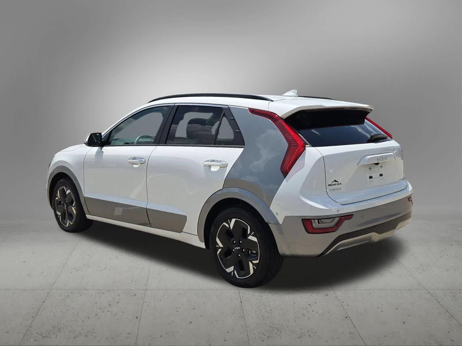 Certified 2023 Kia Niro Wave w/ Wave Preserve Package FWD image 4