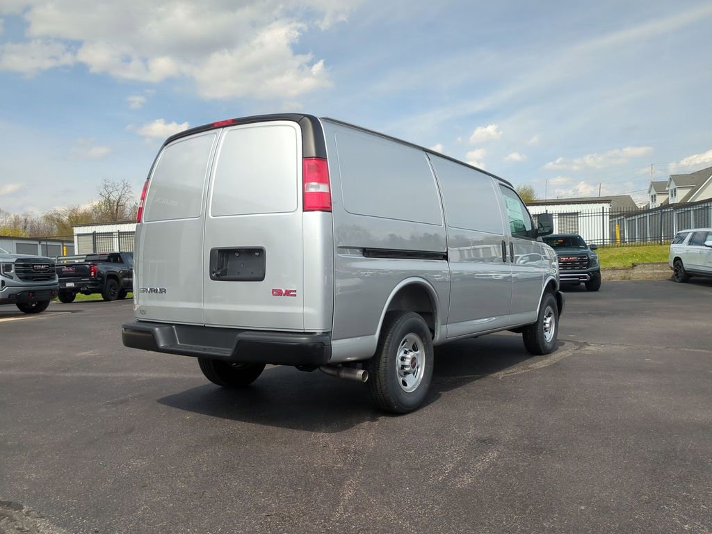New 2026 GMC Savana 2500 RWD image 5
