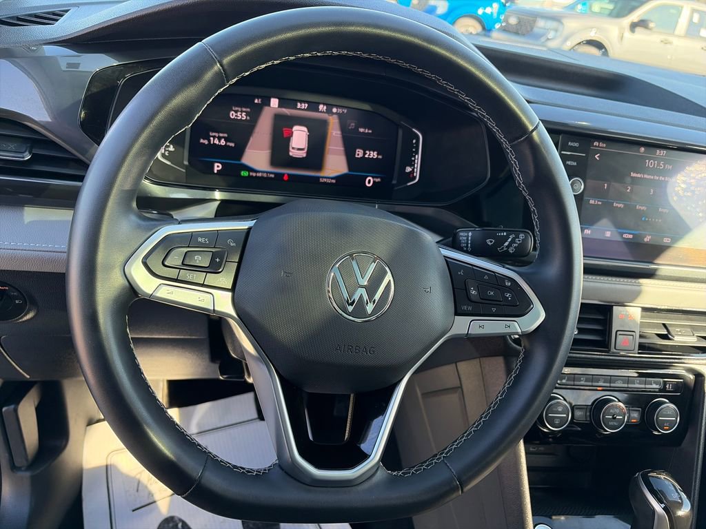 Used 2022 Volkswagen Taos SEL image 19