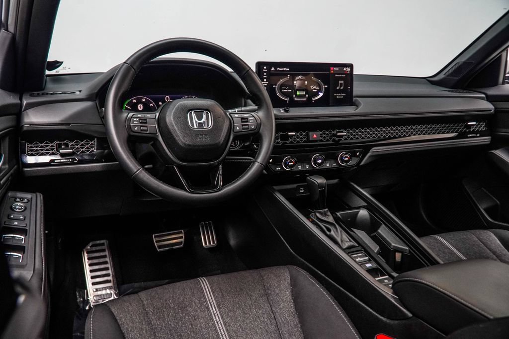Used 2025 Honda Accord Sport image 6