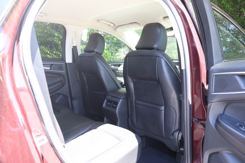 Used 2024 Ford Edge SEL AWD/4WD image 47