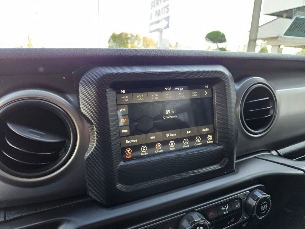 Used 2020 Jeep Wrangler Sport image 19