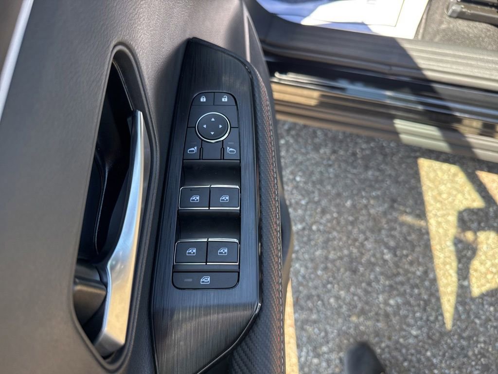 New 2026 Nissan Kicks SR w/ SR Premium Package AWD/4WD image 11