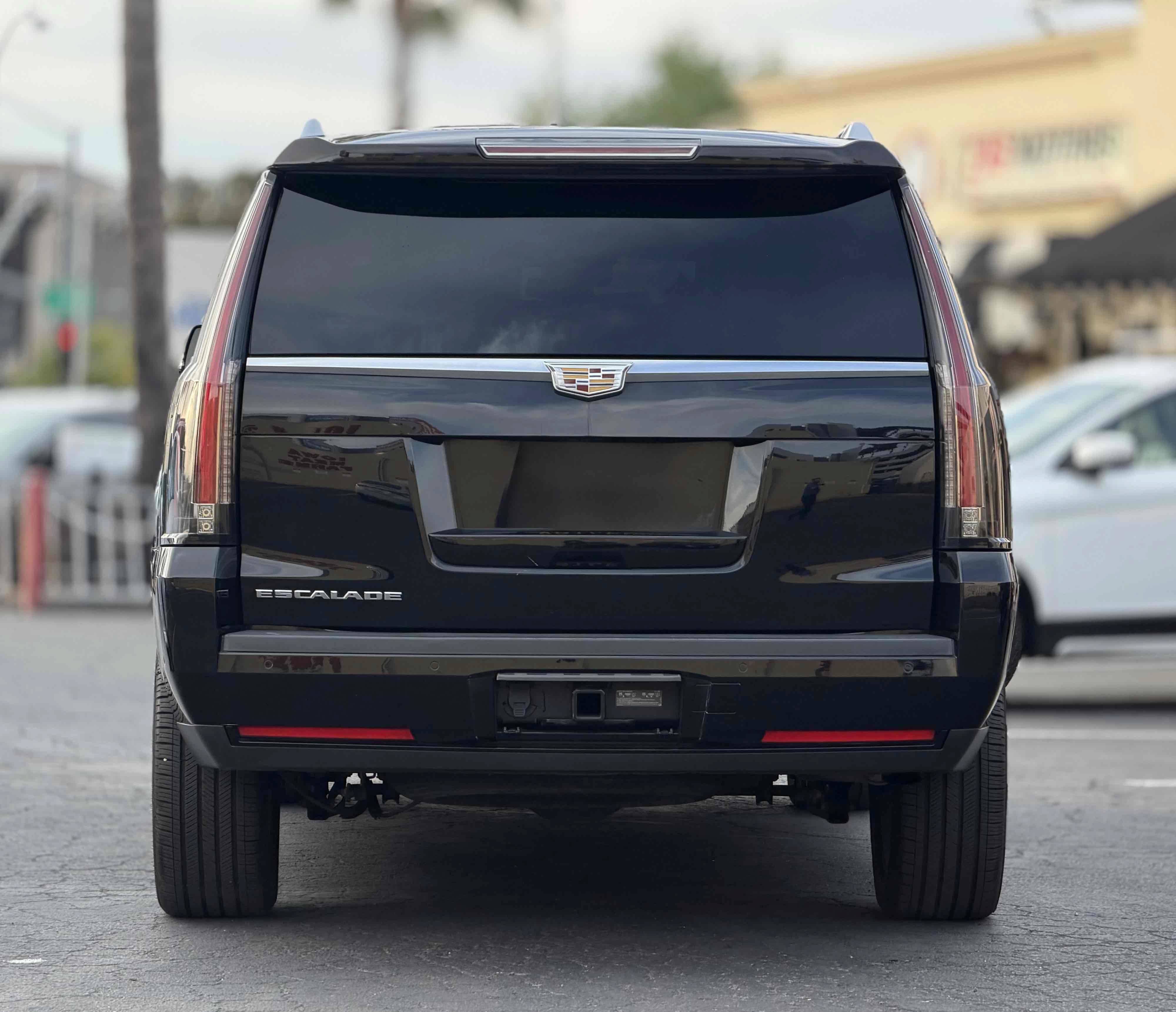 Used 2020 Cadillac Escalade ESV Luxury AWD/4WD image 5