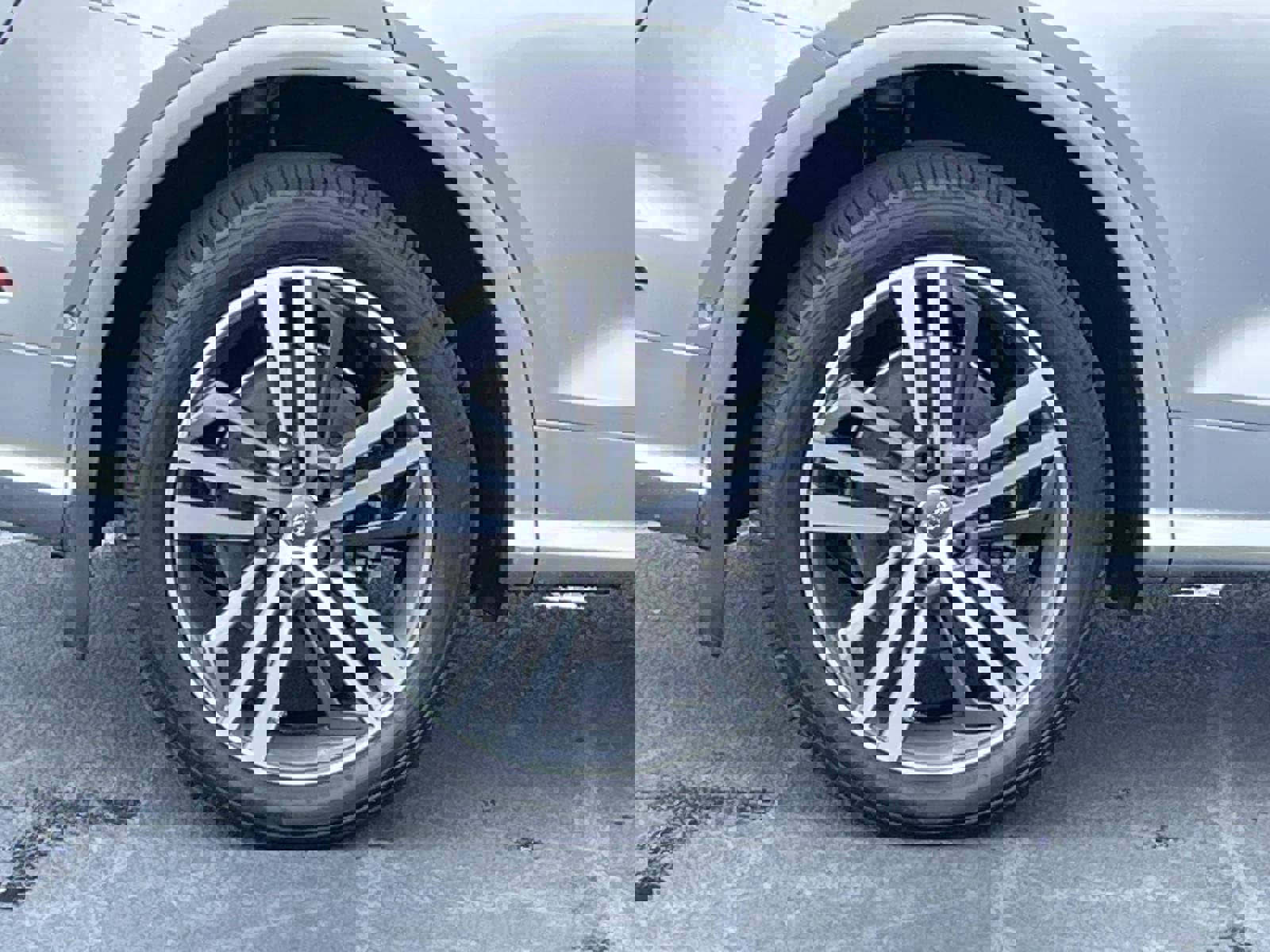 Used 2020 Audi Q5 e Prestige w/ Prestige Package image 9