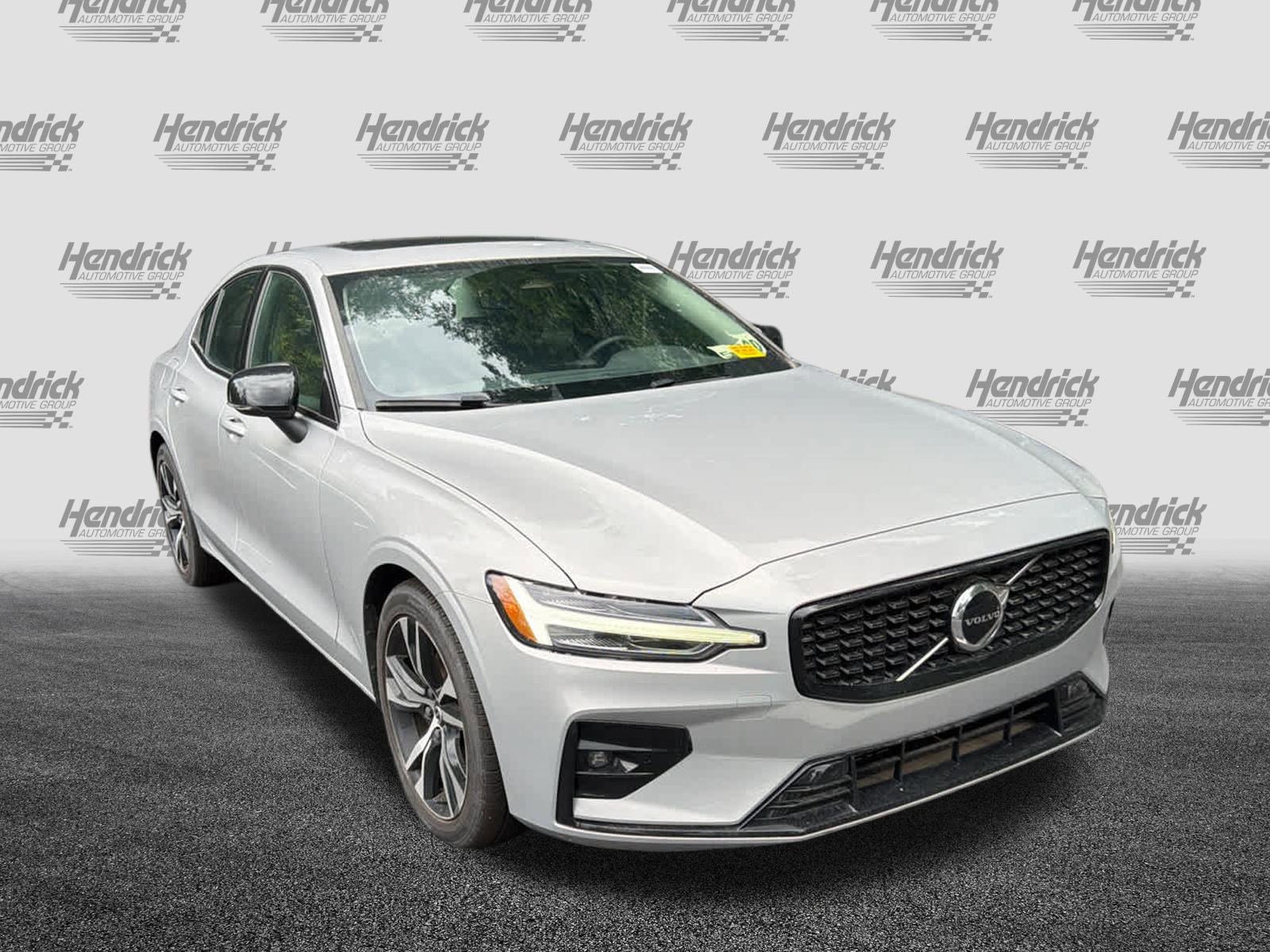 Used 2024 Volvo S60 B5 Core FWD image 3