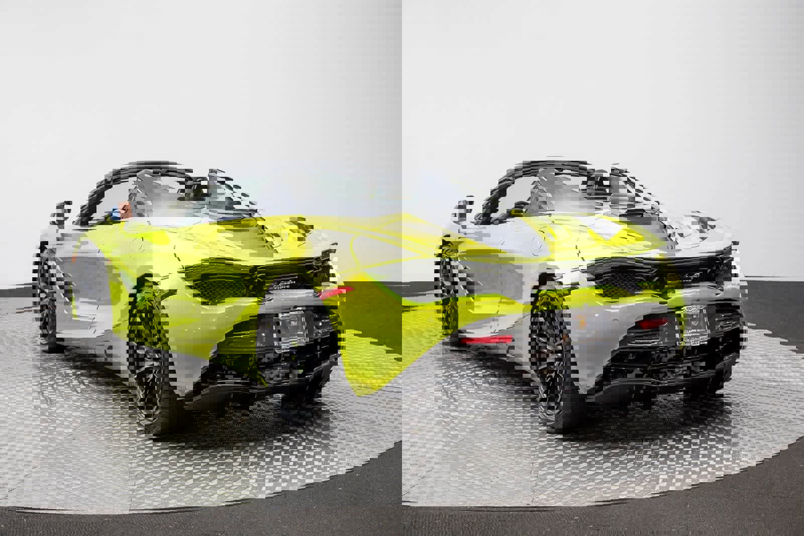 Used 2023 McLaren 720S Performance image 4