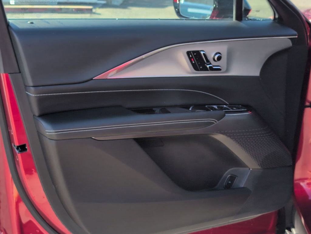 Certified 2024 Cadillac Lyriq Tech w/ Driver Assist Package image 17