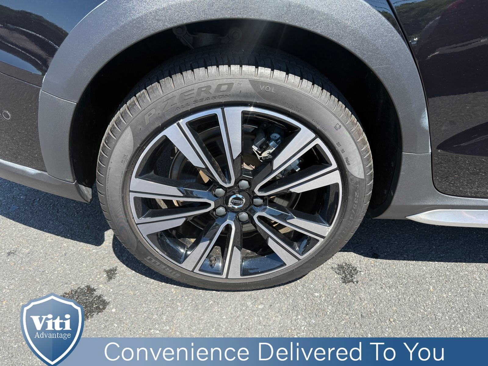 Certified 2025 Volvo V60 B5 Cross Country Ultra w/ Protection Package Premier AWD/4WD image 14