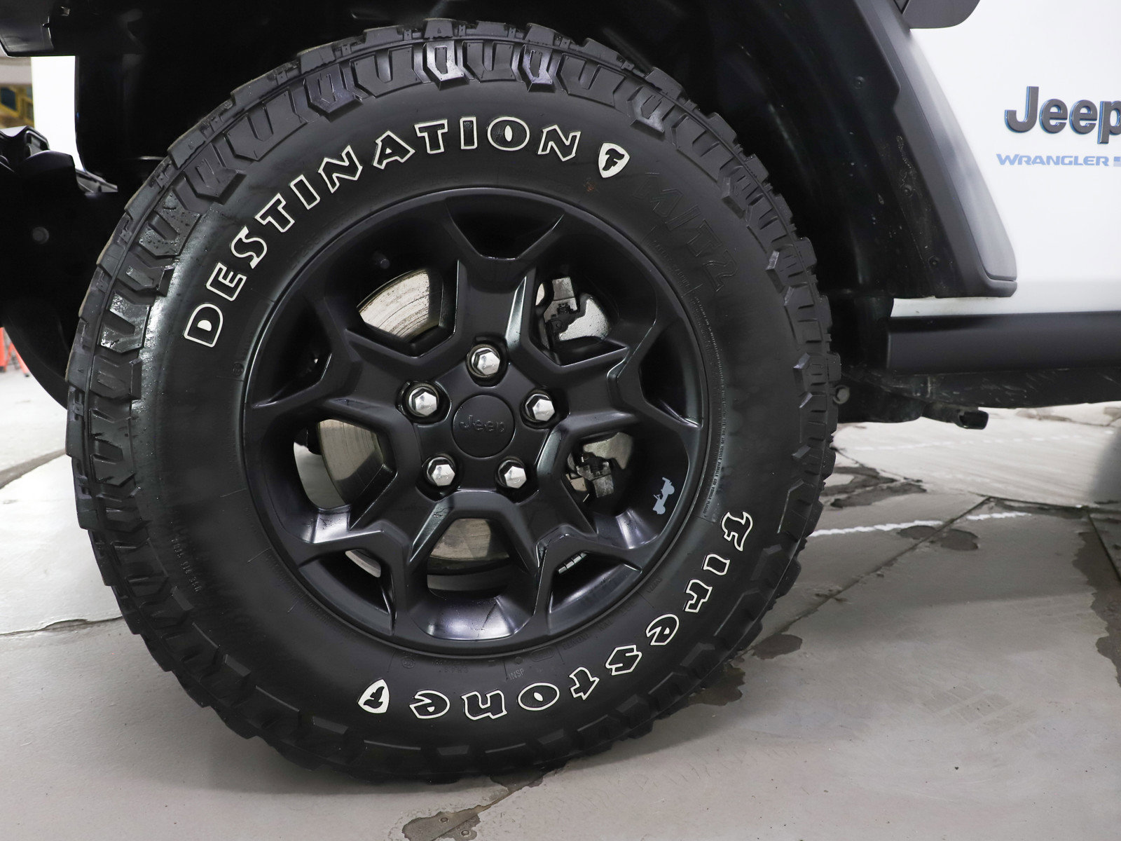 Used 2023 Jeep Wrangler Unlimited w/ Sun & Screen Package image 29