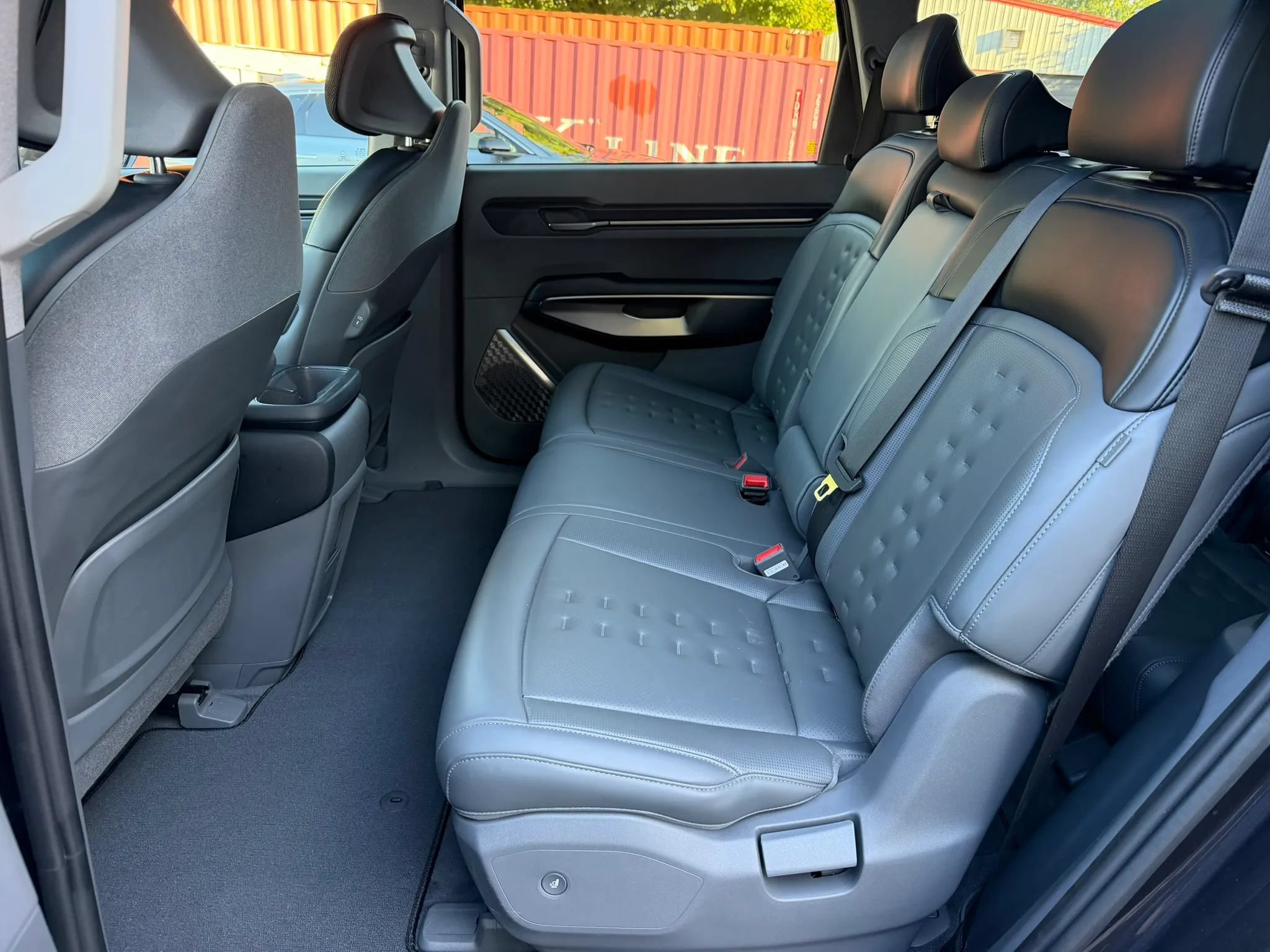 Used 2024 Kia EV9 Wind AWD/4WD image 16