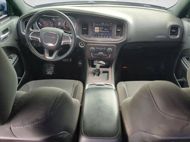 Used 2017 Dodge Charger SXT RWD image 16