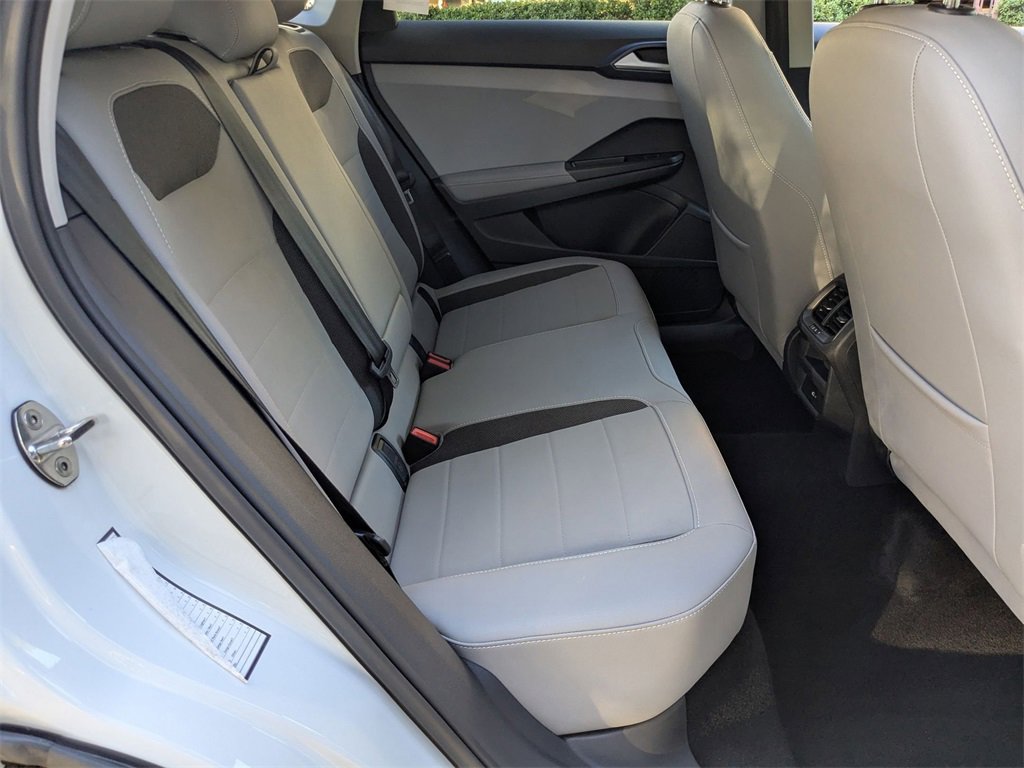 Used 2024 Volkswagen Taos SE image 29