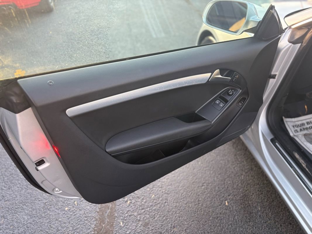 Used 2010 Audi A5 2.0T Premium image 26