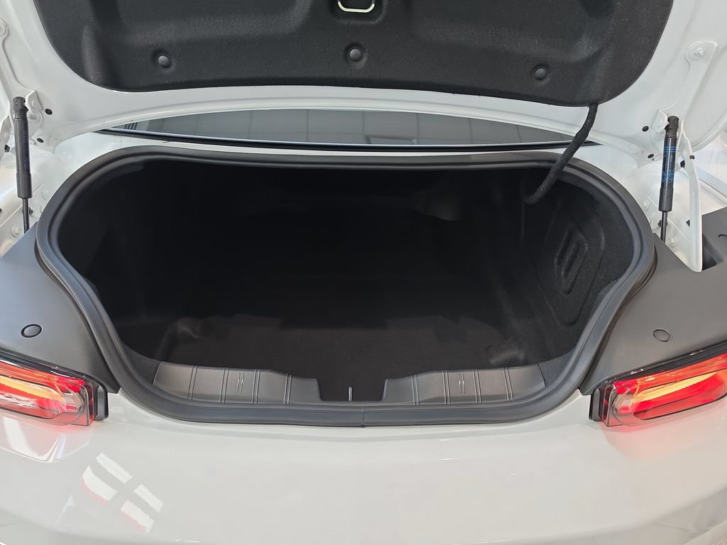 Used 2020 Chevrolet Camaro ZL1 RWD image 12