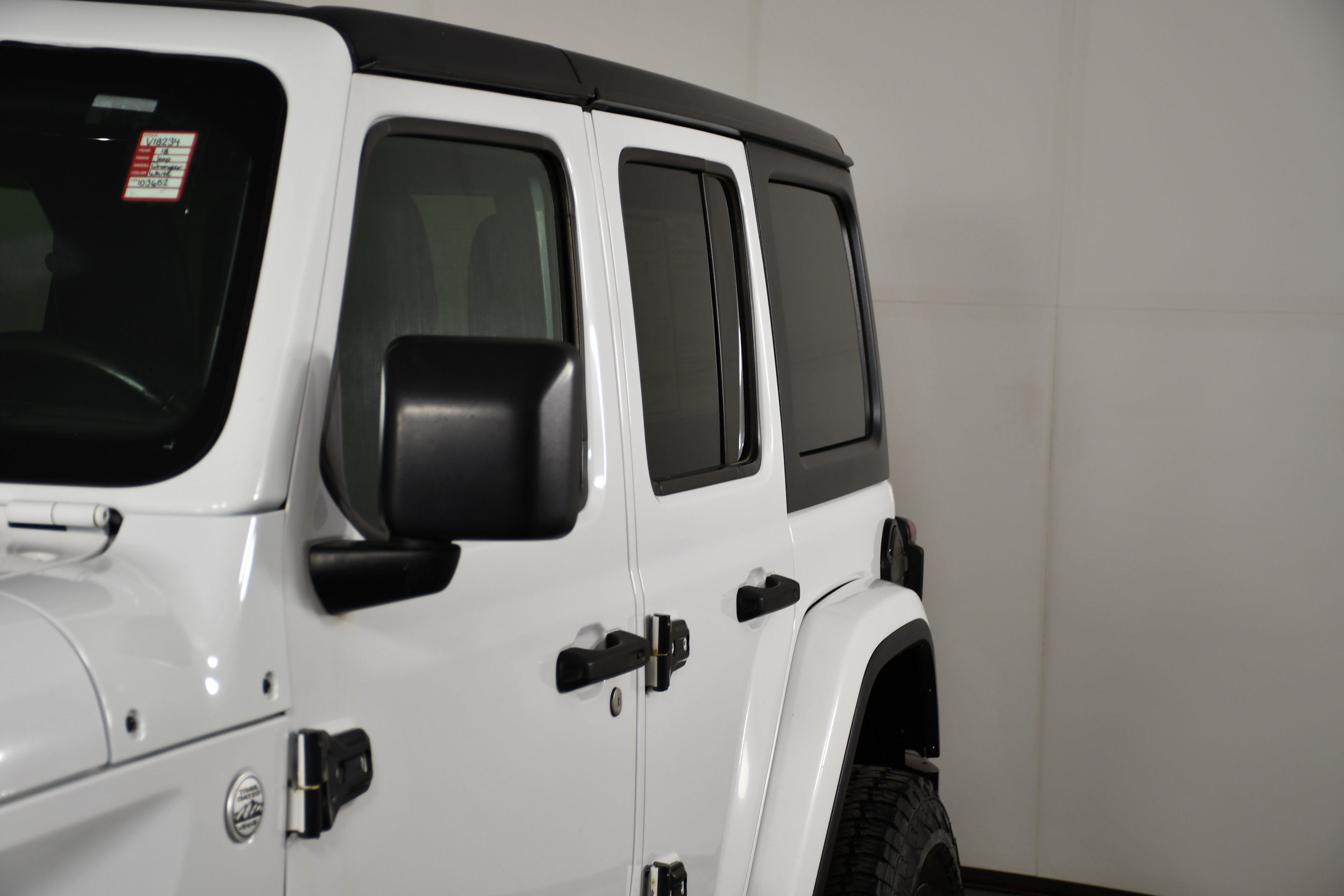 Used 2018 Jeep Wrangler Unlimited Sahara w/ Uconnect 4C Nav & Sound Group image 13