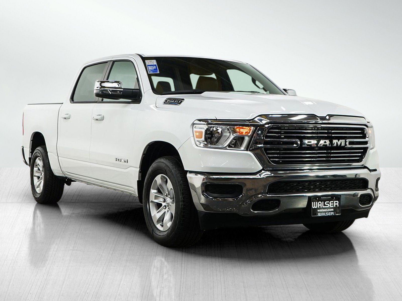 Used 2024 RAM 1500 Laramie AWD/4WD image 7