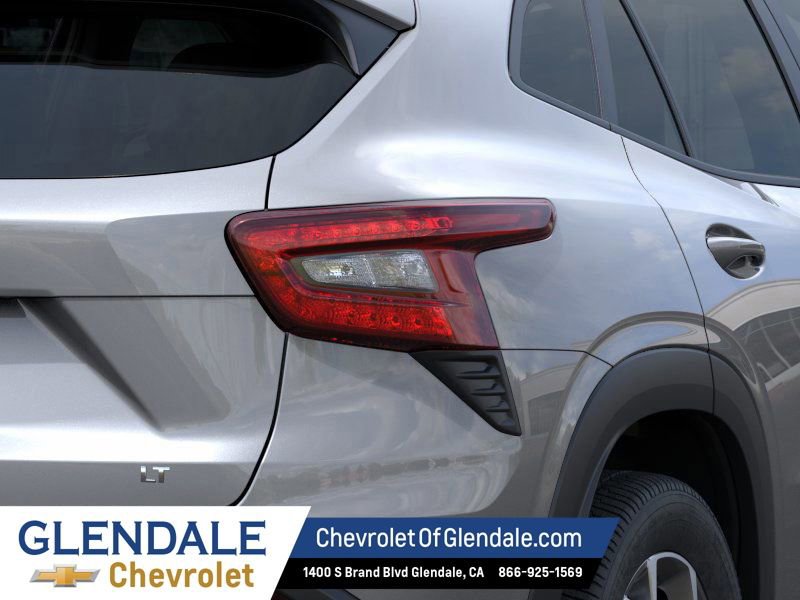 New 2026 Chevrolet Trax LT w/ Driver Confidence Package FWD image 11