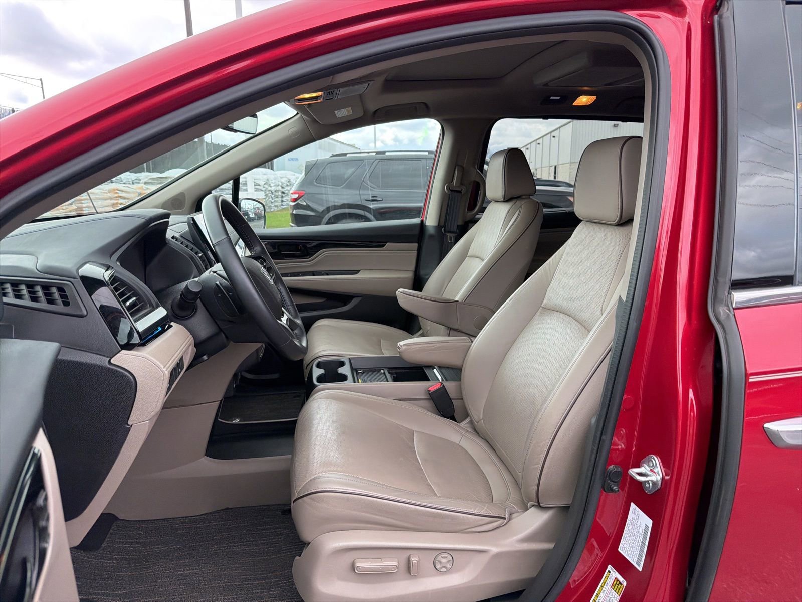 Used 2023 Honda Odyssey Elite image 10