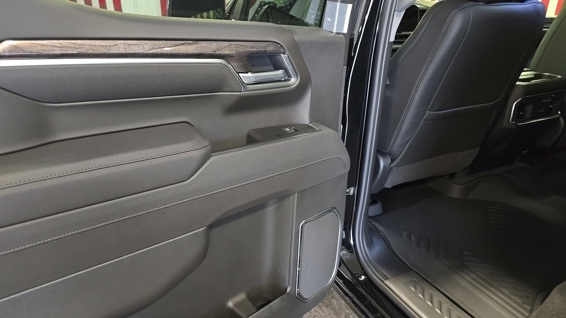 New 2026 Chevrolet Silverado 1500 LTZ w/ LTZ Premium Package image 12