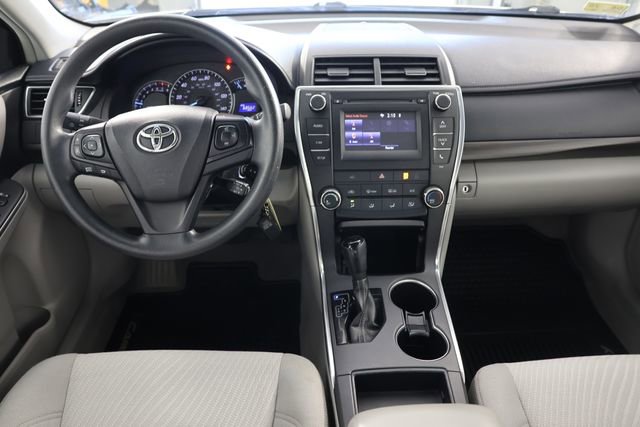 Used 2015 Toyota Camry LE FWD image 2