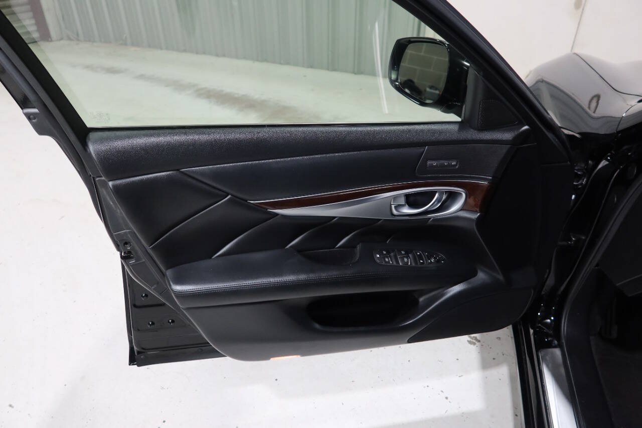 Used 2015 INFINITI Q70 3.7 w/ Sport Package RWD image 31