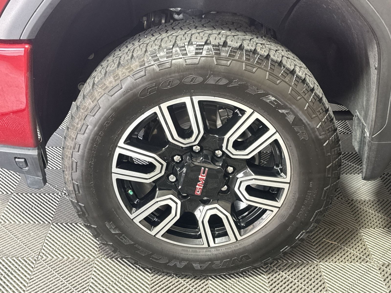 Used 2022 GMC Sierra 2500 AT4 w/ AT4 Premium Plus Package AWD/4WD image 12