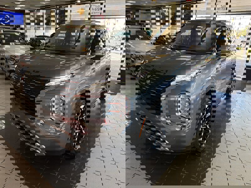 Used 2024 Mitsubishi Outlander SE Black Edition image 1