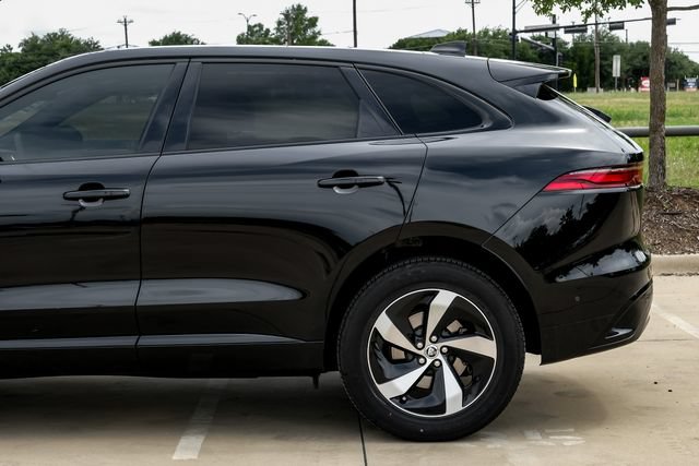 Used 2026 Jaguar F-PACE R-Dynamic S AWD/4WD image 15