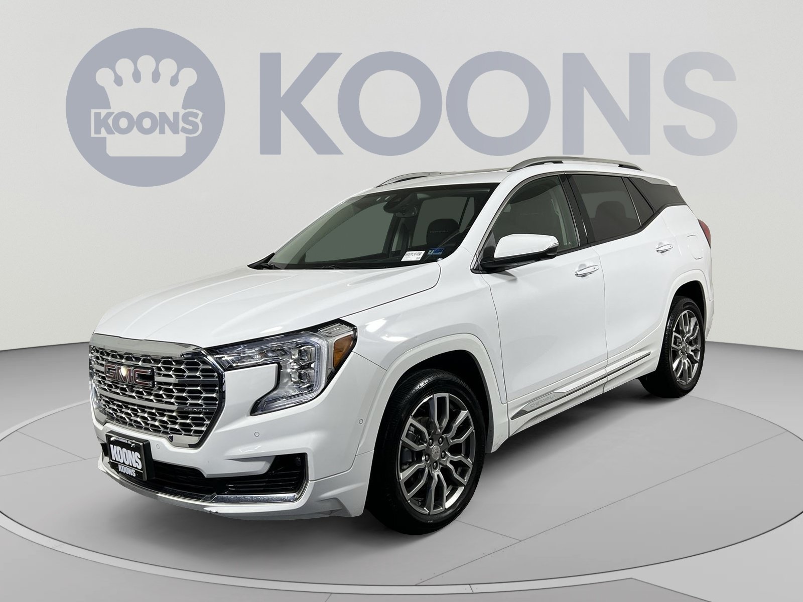 Used 2023 GMC Terrain Denali w/ Denali Premium Package AWD/4WD image 1