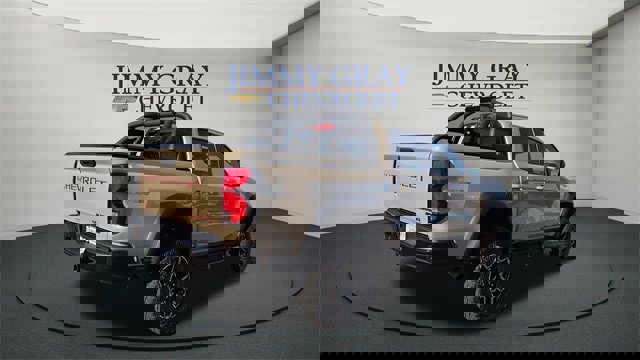 Used 2023 Chevrolet Colorado ZR2 w/ ZR2 Convenience Package III image 3