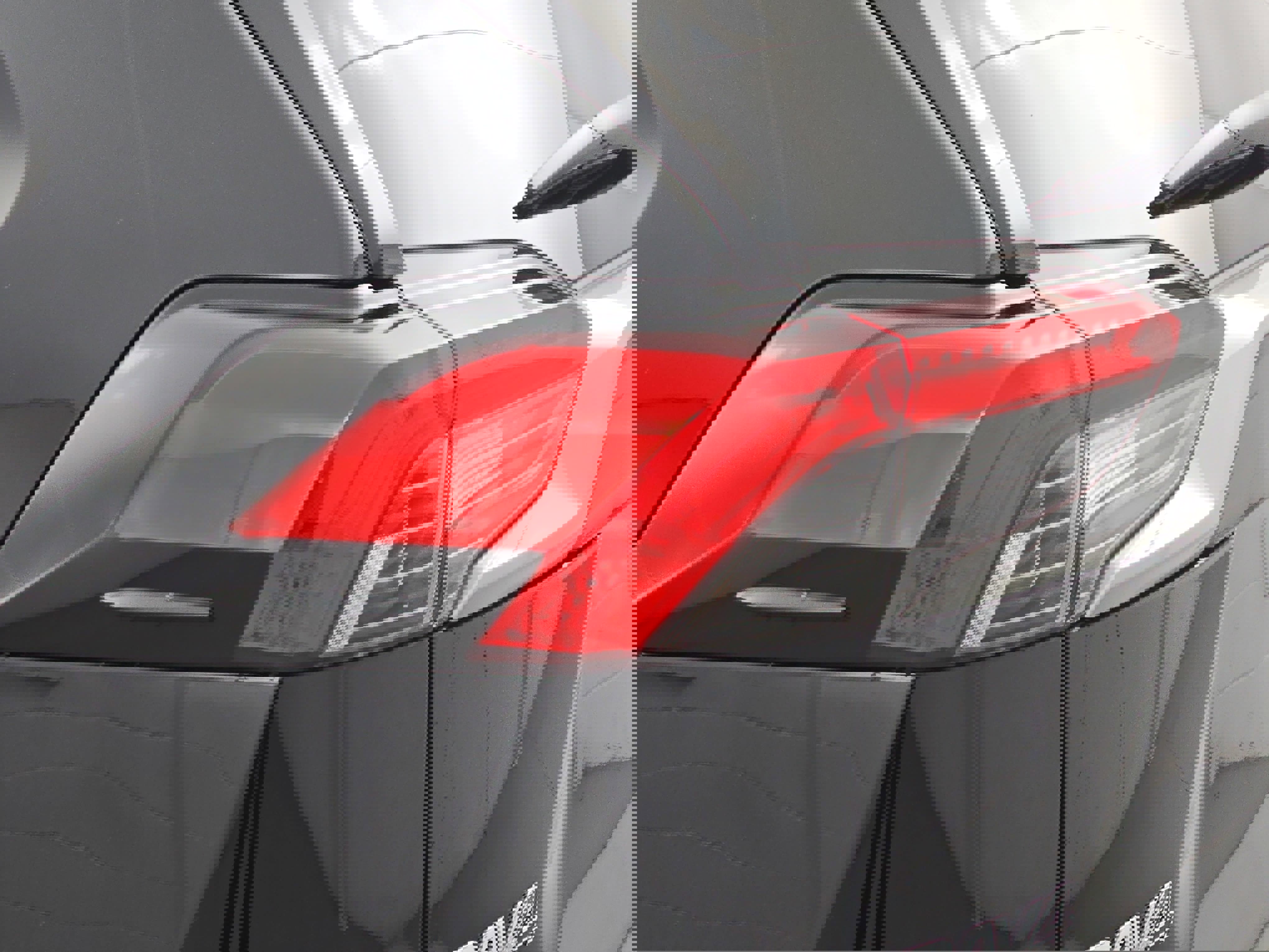 Used 2025 Toyota RAV4 Limited image 35