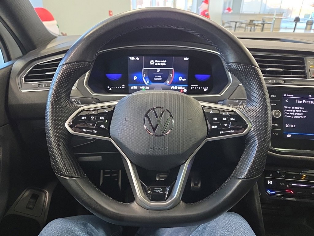 Used 2022 Volkswagen Tiguan SE R-Line image 22