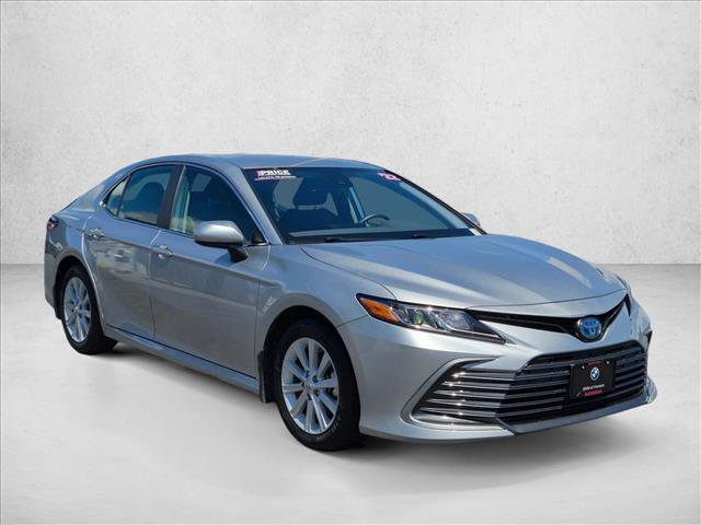 Used 2022 Toyota Camry LE FWD image 3