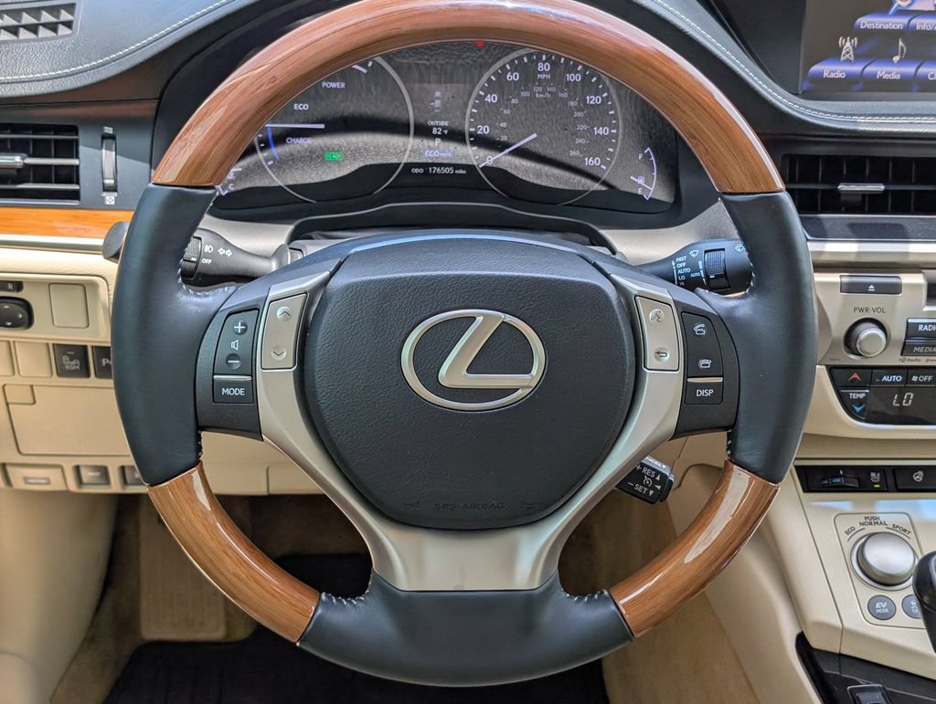 Used 2013 Lexus ES 300h w/ Luxury Pkg FWD image 15