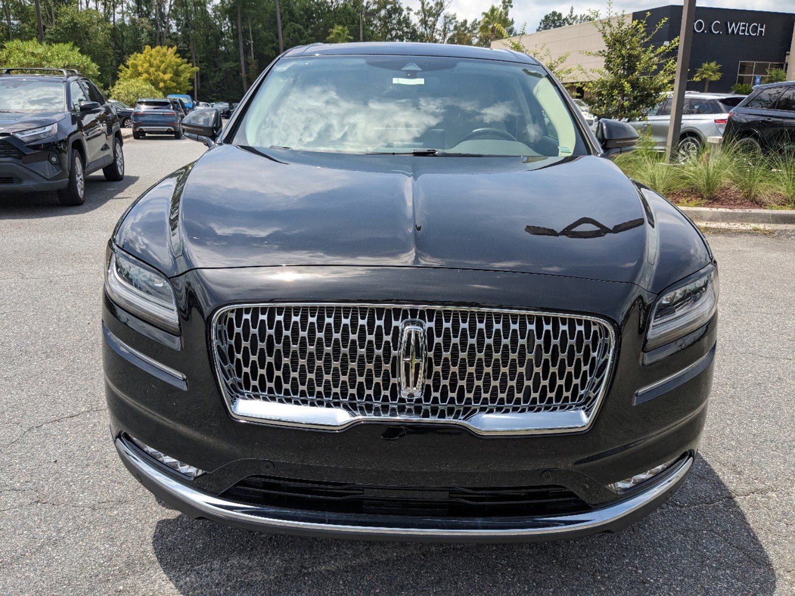 Certified 2023 Lincoln Nautilus Reserve w/ Equipment Group 202A image 10