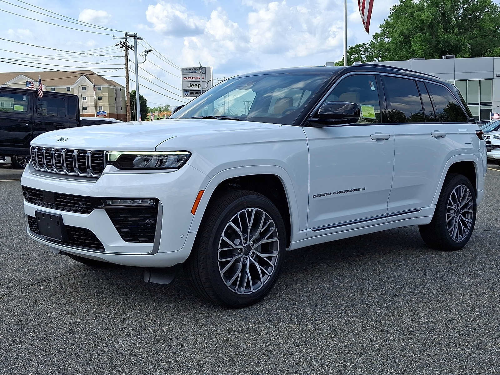 New 2026 Jeep Grand Cherokee Summit w/ Adv Protech Group IV AWD/4WD image 2