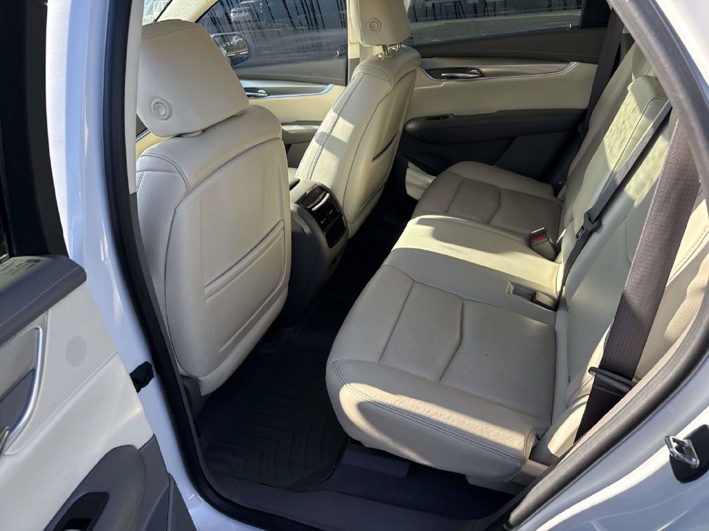Used 2017 Cadillac XT5 Premium Luxury w/ Driver Assist Package FWD image 10