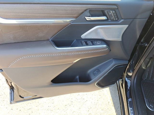 New 2026 GMC Acadia Denali Ultimate w/ LPO, Floor Liner Package image 15