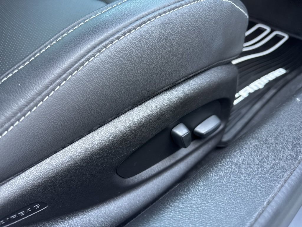 Used 2018 Chevrolet Camaro SS w/ LPO RS/SS Interior Package image 32