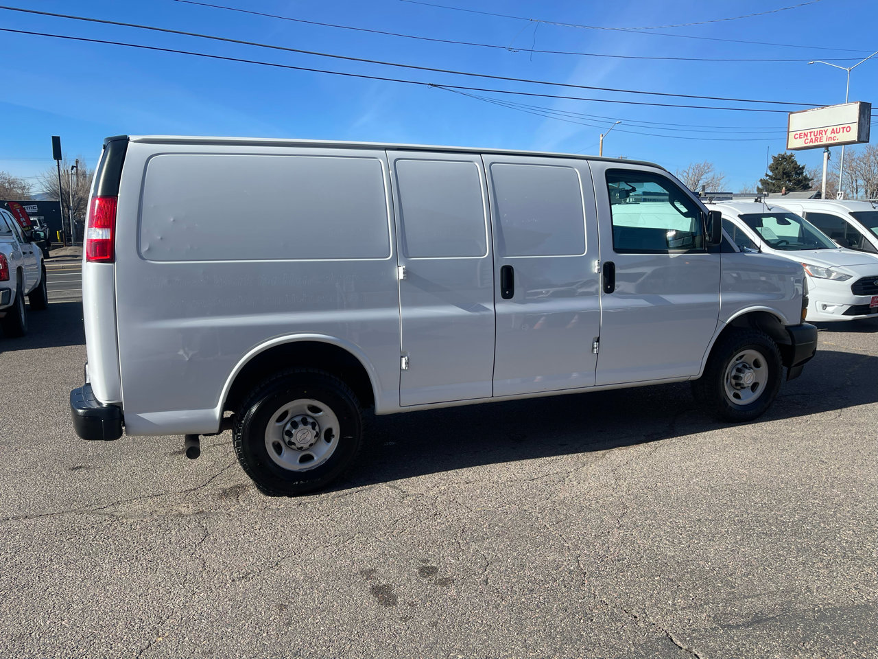 Used 2019 Chevrolet Express 2500 w/ Driver Convenience Package image 10
