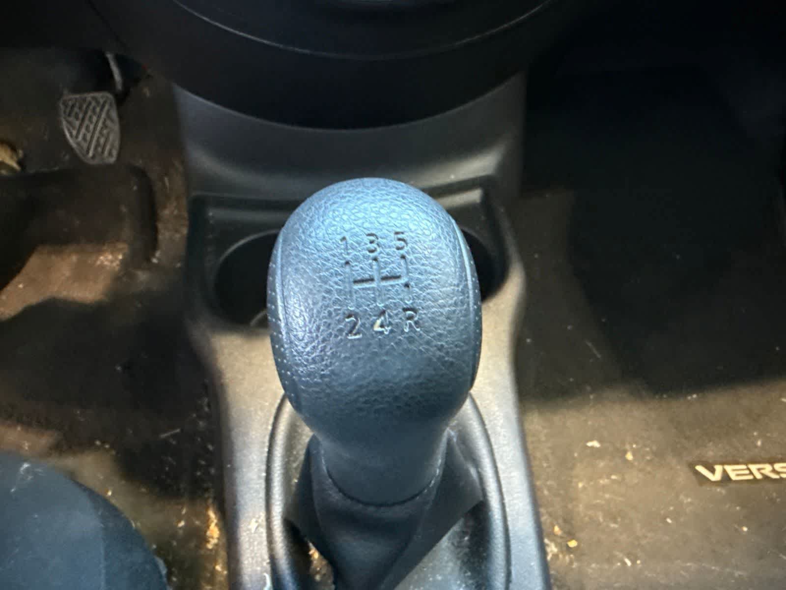Used 2013 Nissan Versa S FWD image 21