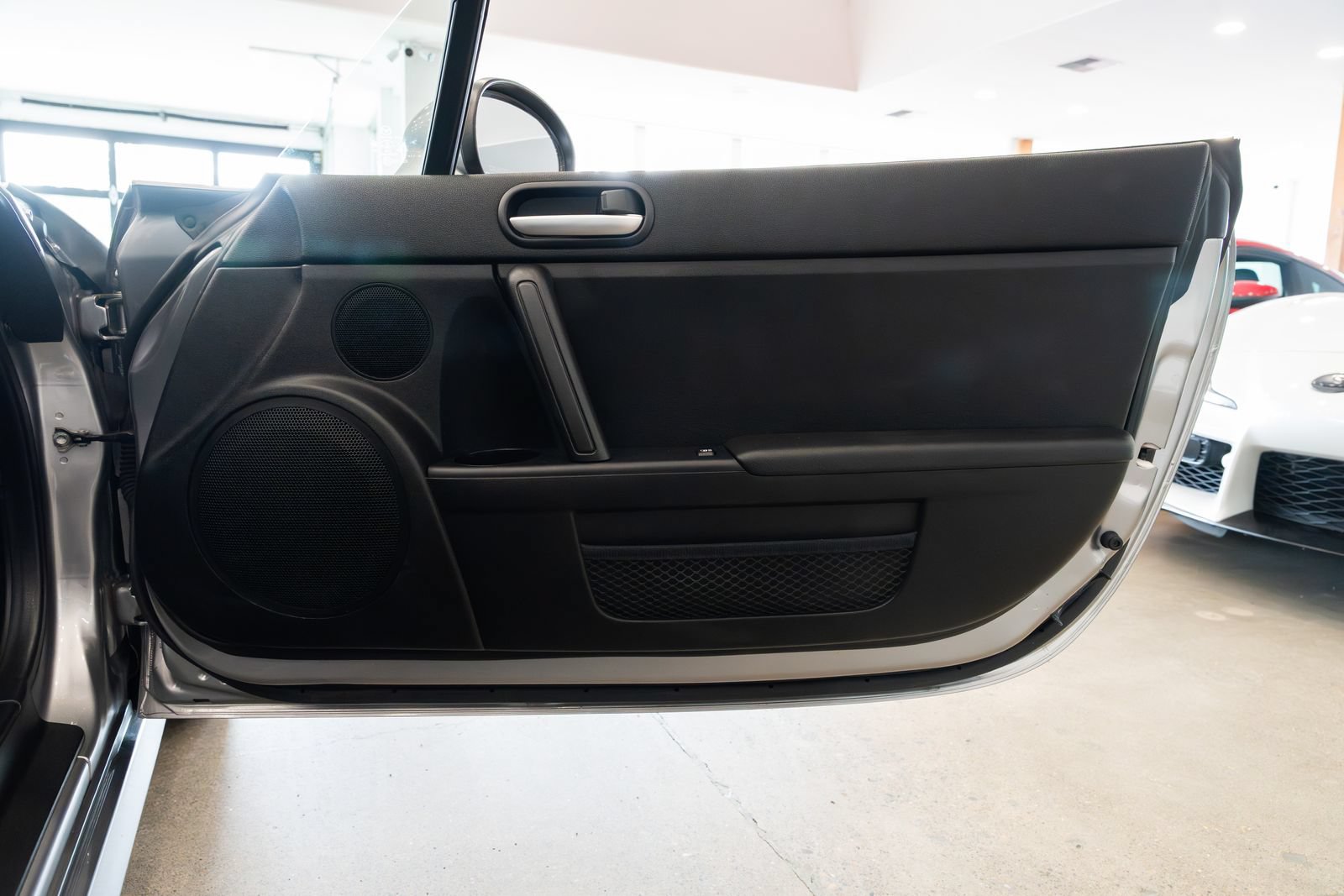 Used 2010 MAZDA MX-5 Miata Touring RWD image 20