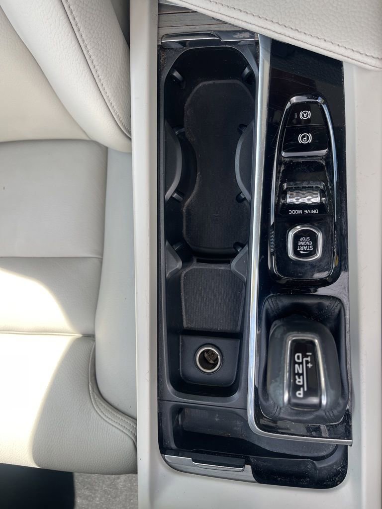 Used 2020 Volvo S60 T6 Inscription image 22