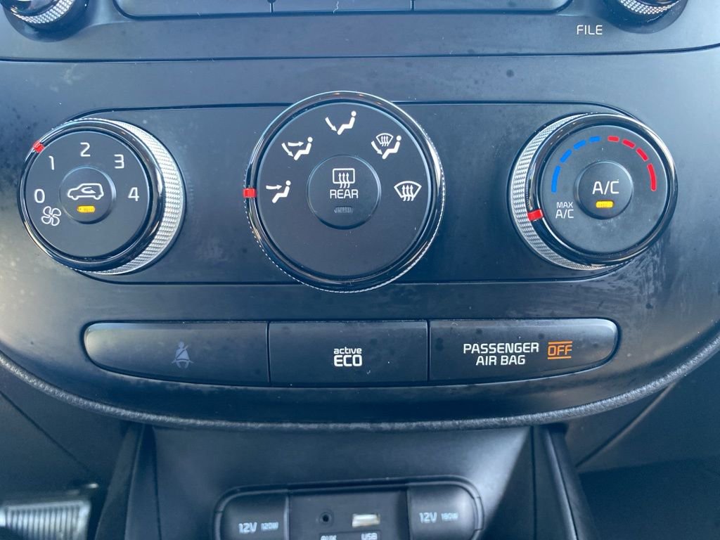 Used 2016 Kia Soul + image 26