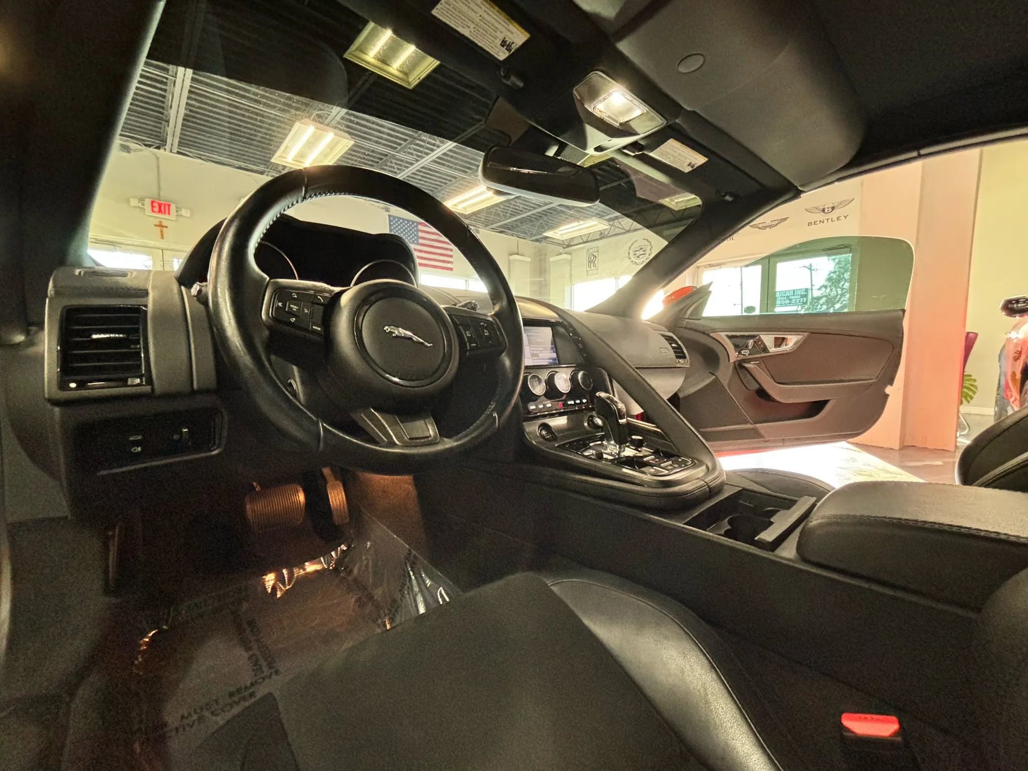 Used 2014 Jaguar F-TYPE Convertible image 10