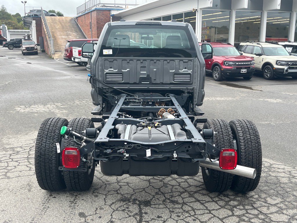 New 2026 Ford F350 XL w/ XL Chrome Package AWD/4WD image 4