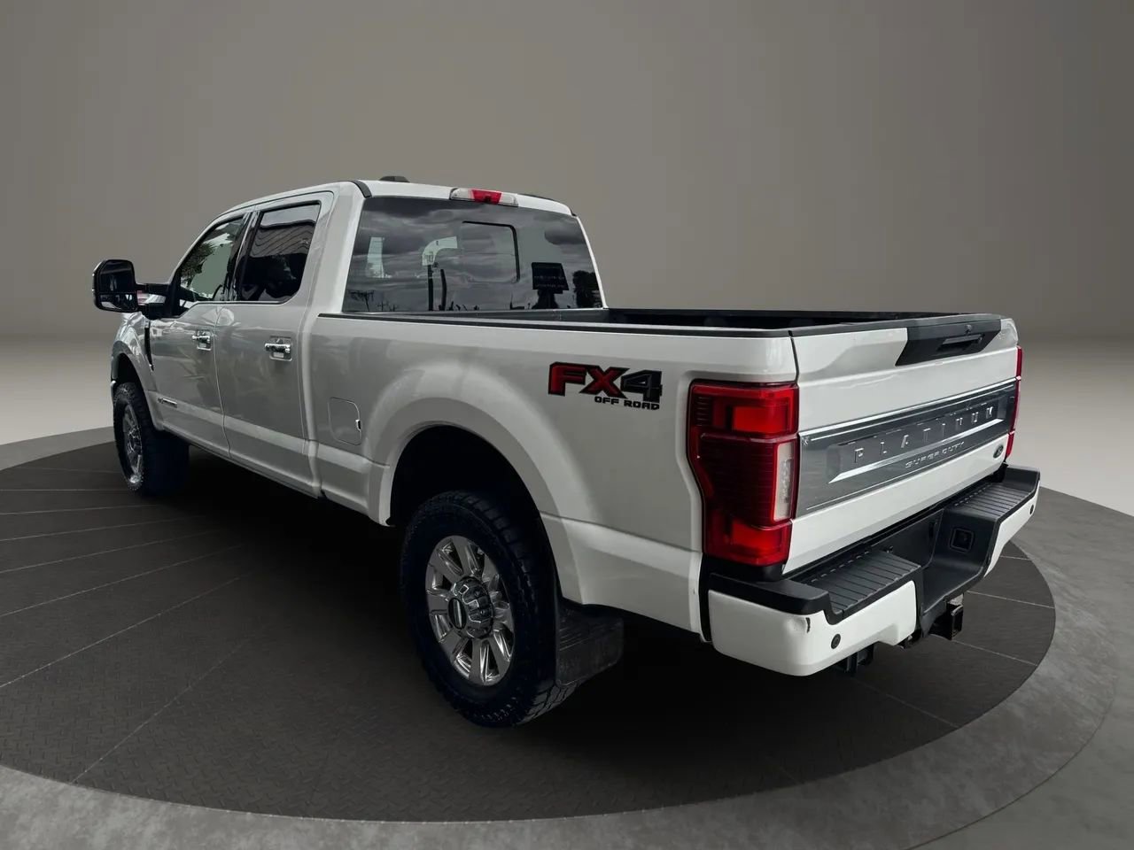 Used 2020 Ford F350 Platinum w/ FX4 Off-Road Package AWD/4WD image 7