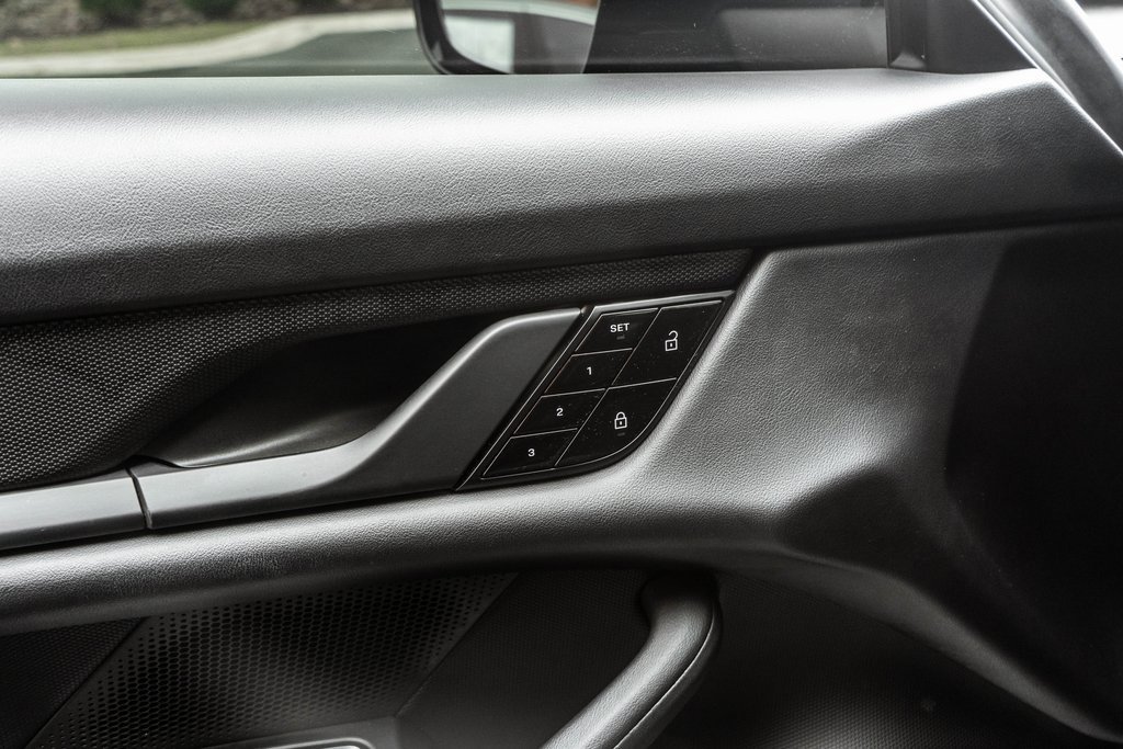 Used 2021 Porsche Taycan 4S image 20