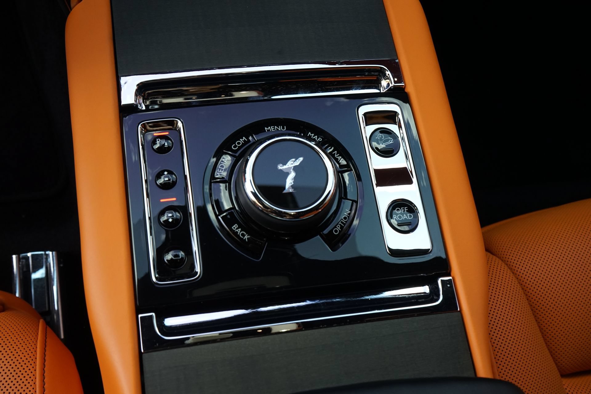 Used 2024 Rolls-Royce Cullinan AWD/4WD image 20